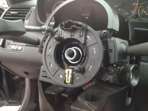 вытаскиваем переключения поворотов bmw