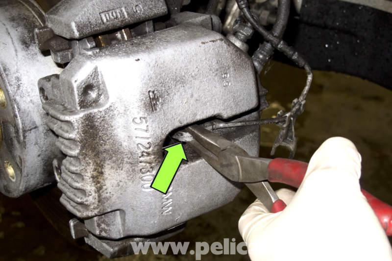 Замена задних тормозных колодок + инструкция - BMW 3 series (F30), 2 л, 2014 год